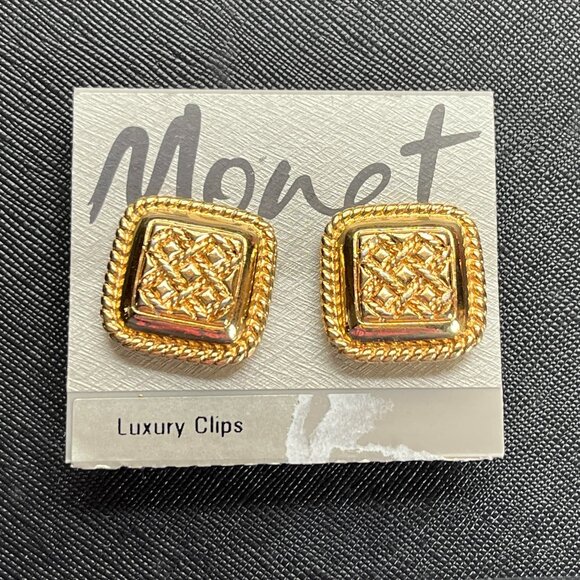 Vintage Monet Square Golden Tone Clip On Earrings - Picture 1 of 9